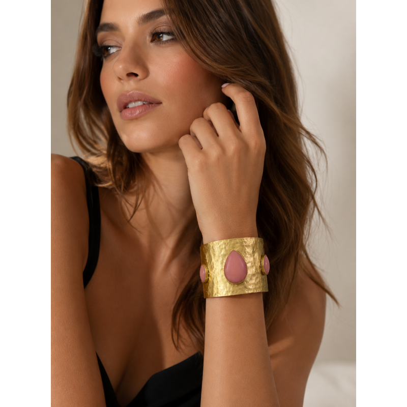Bracciale Rigido Martellato Oro con Pietre Rosa – Alessia Massimo BR6113/A